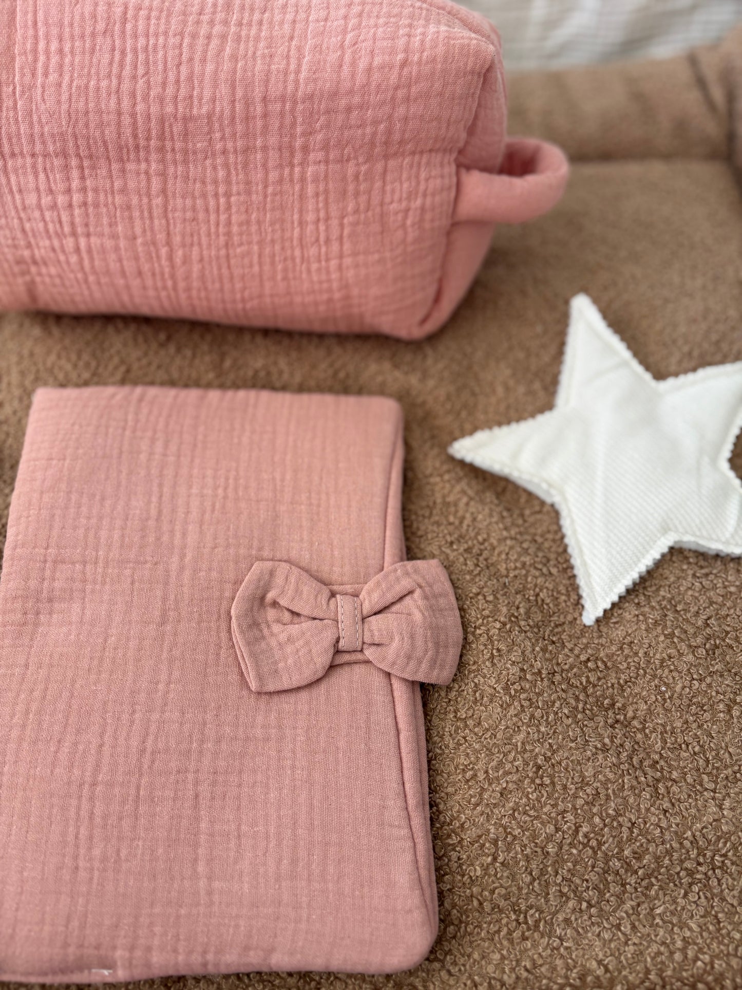 Trousse de toilette à anses brodée