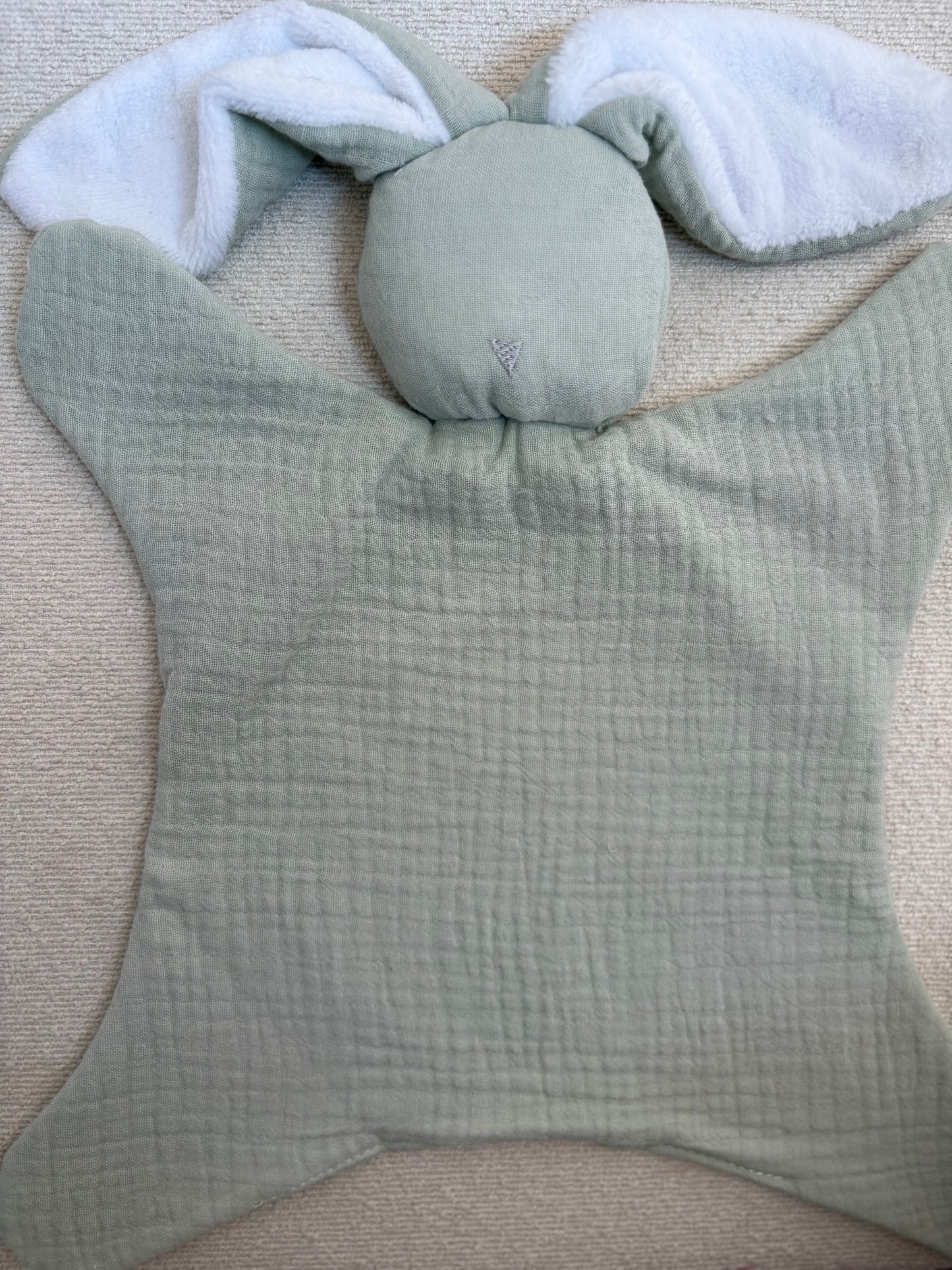 Doudou lapin oreilles douces