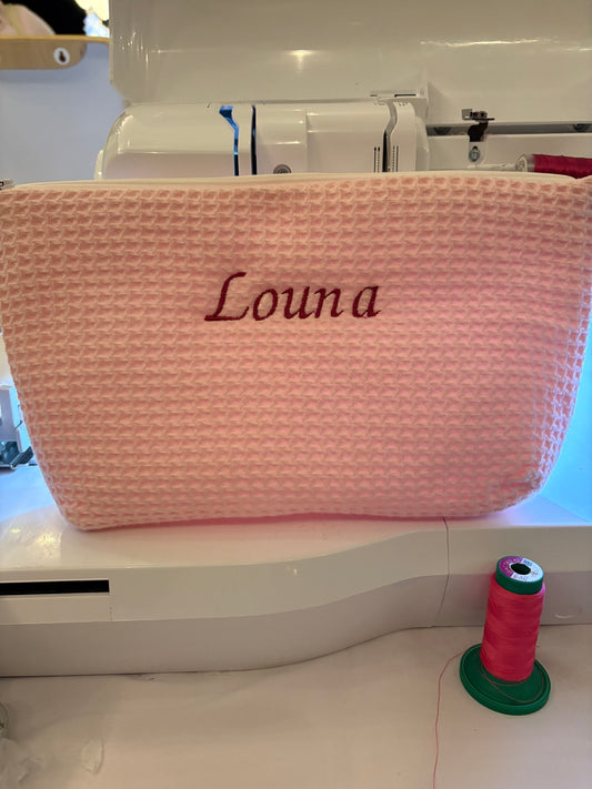 Trousse plate brodée