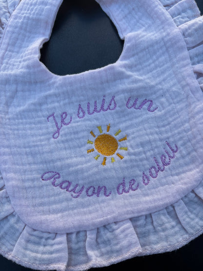 Bavoir à volants