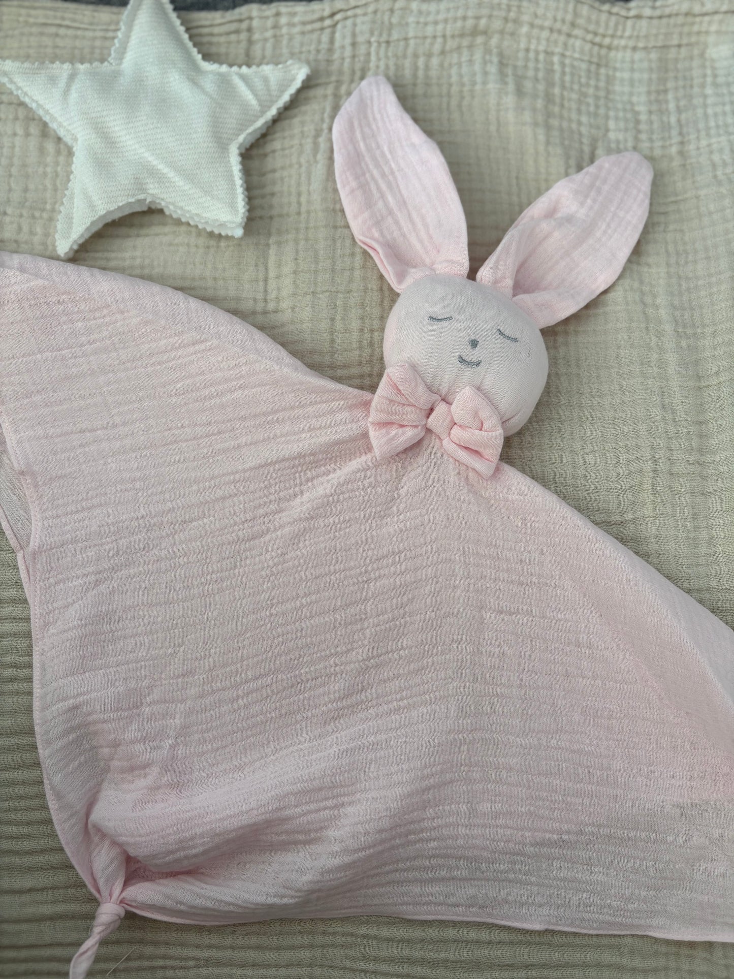 Doudou lapin nœuds