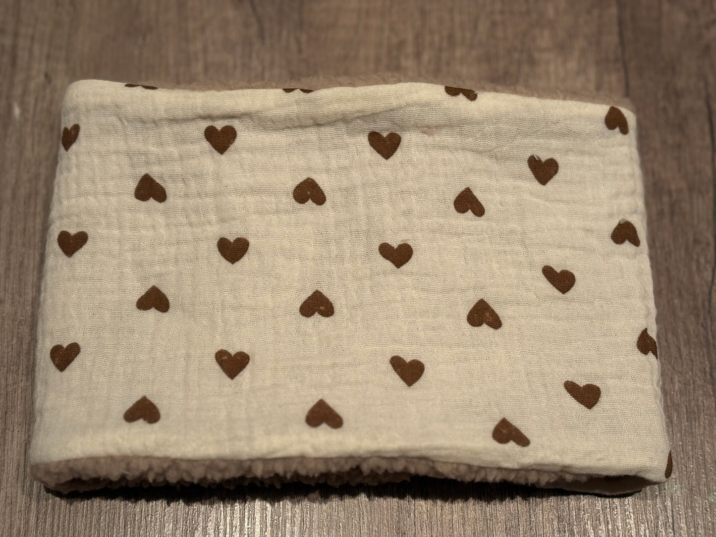 Cache-cou personnalisable à bouton pression