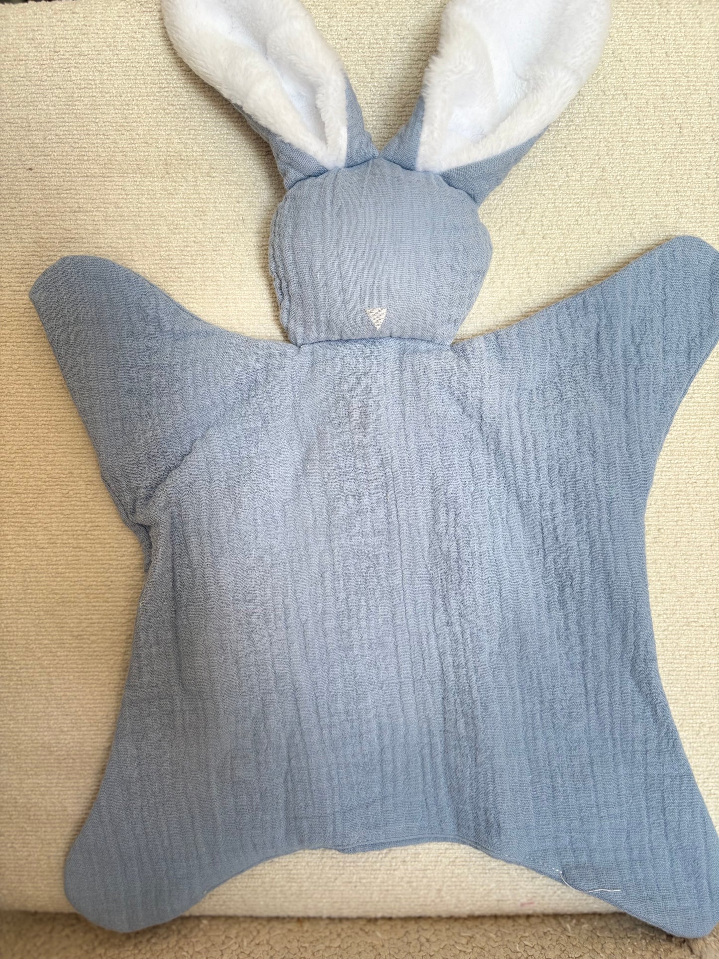 Doudou lapin oreilles douces