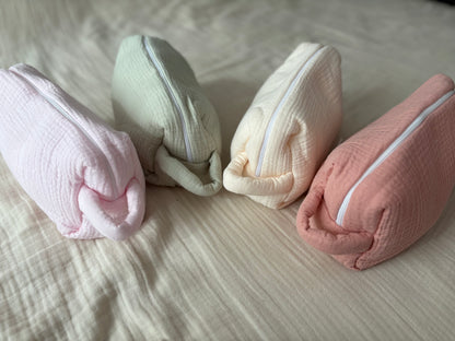 Trousse de toilette à anses brodée