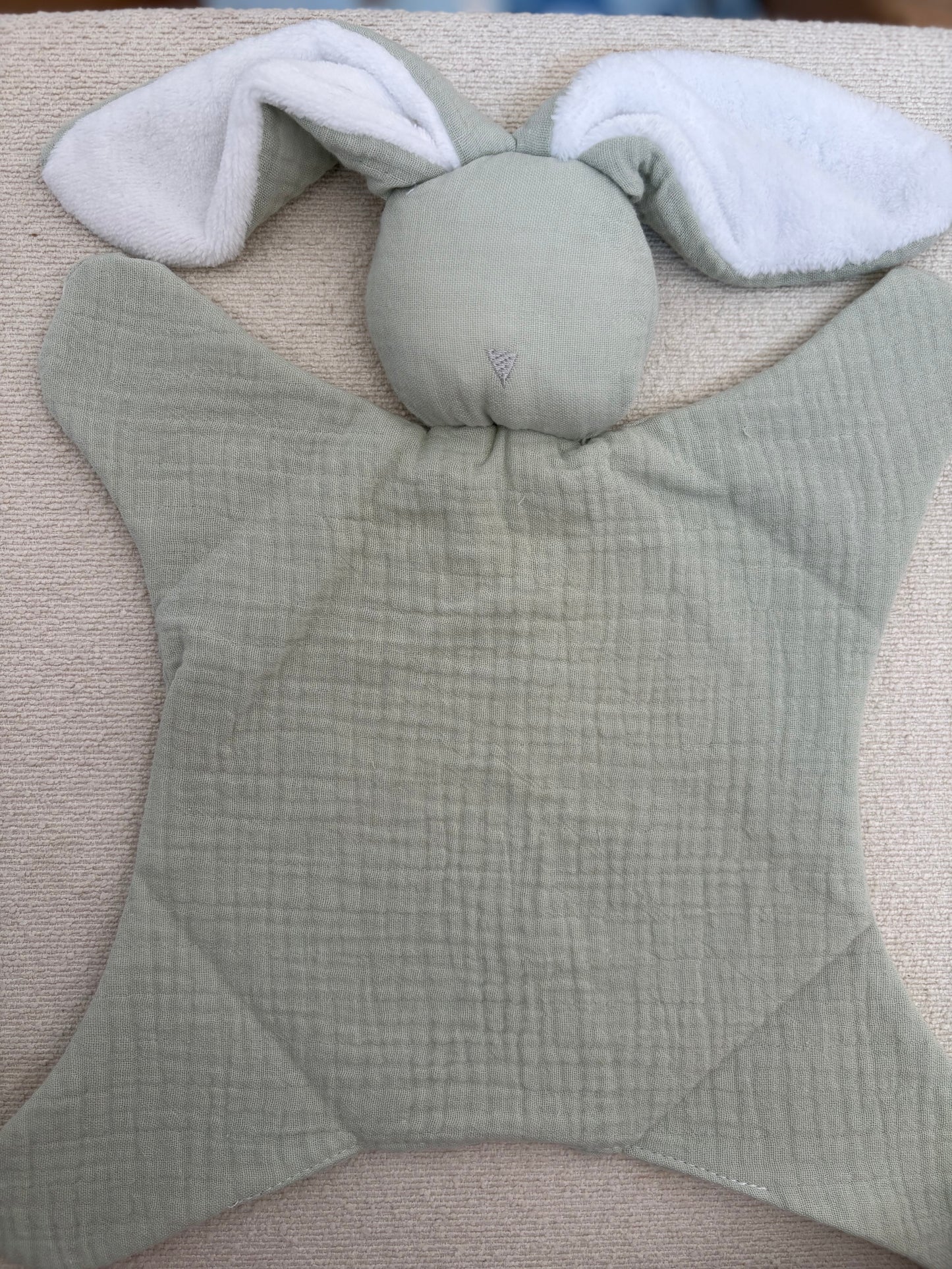 Doudou lapin oreilles douces