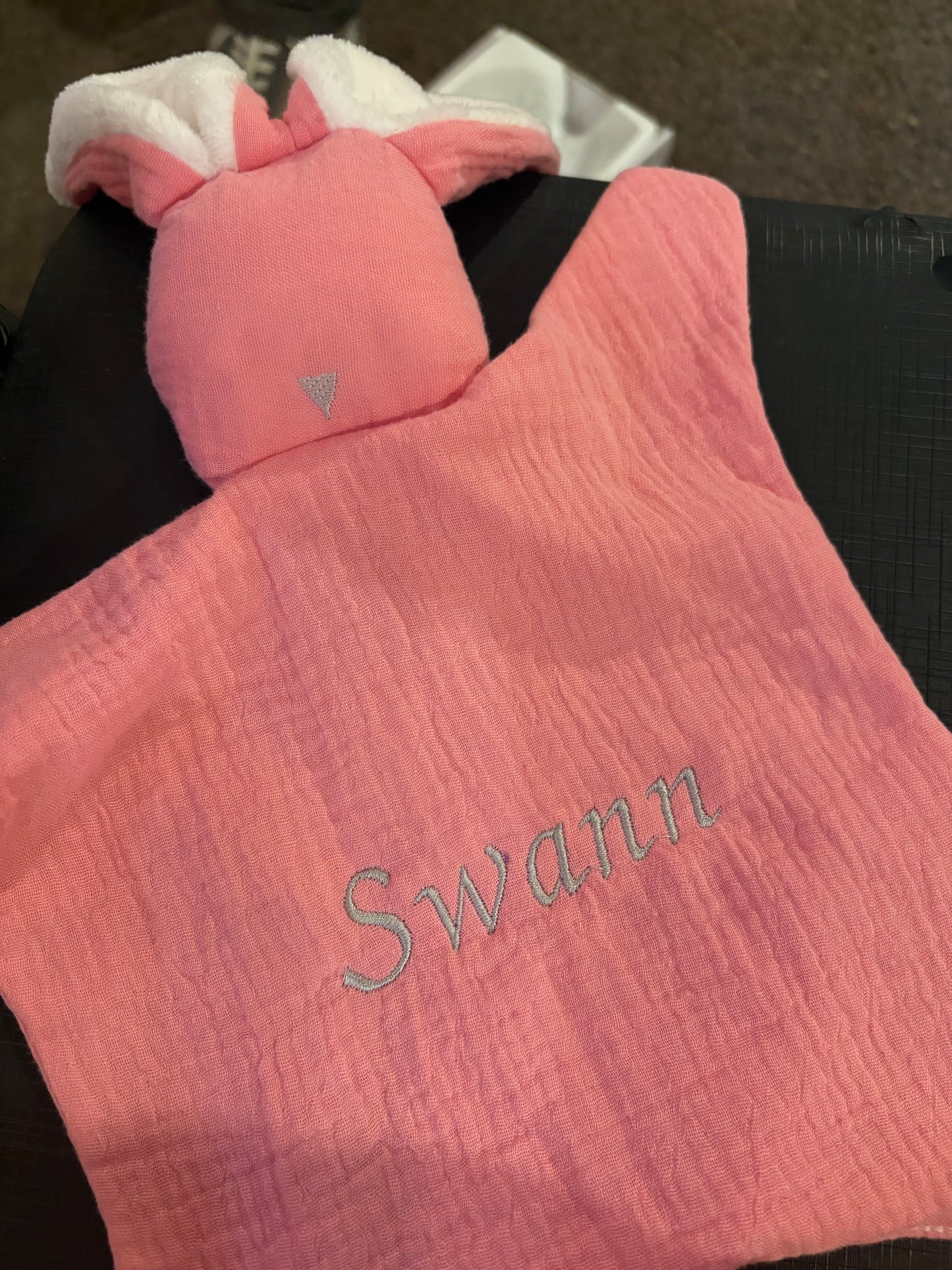 Doudou lapin oreilles douces